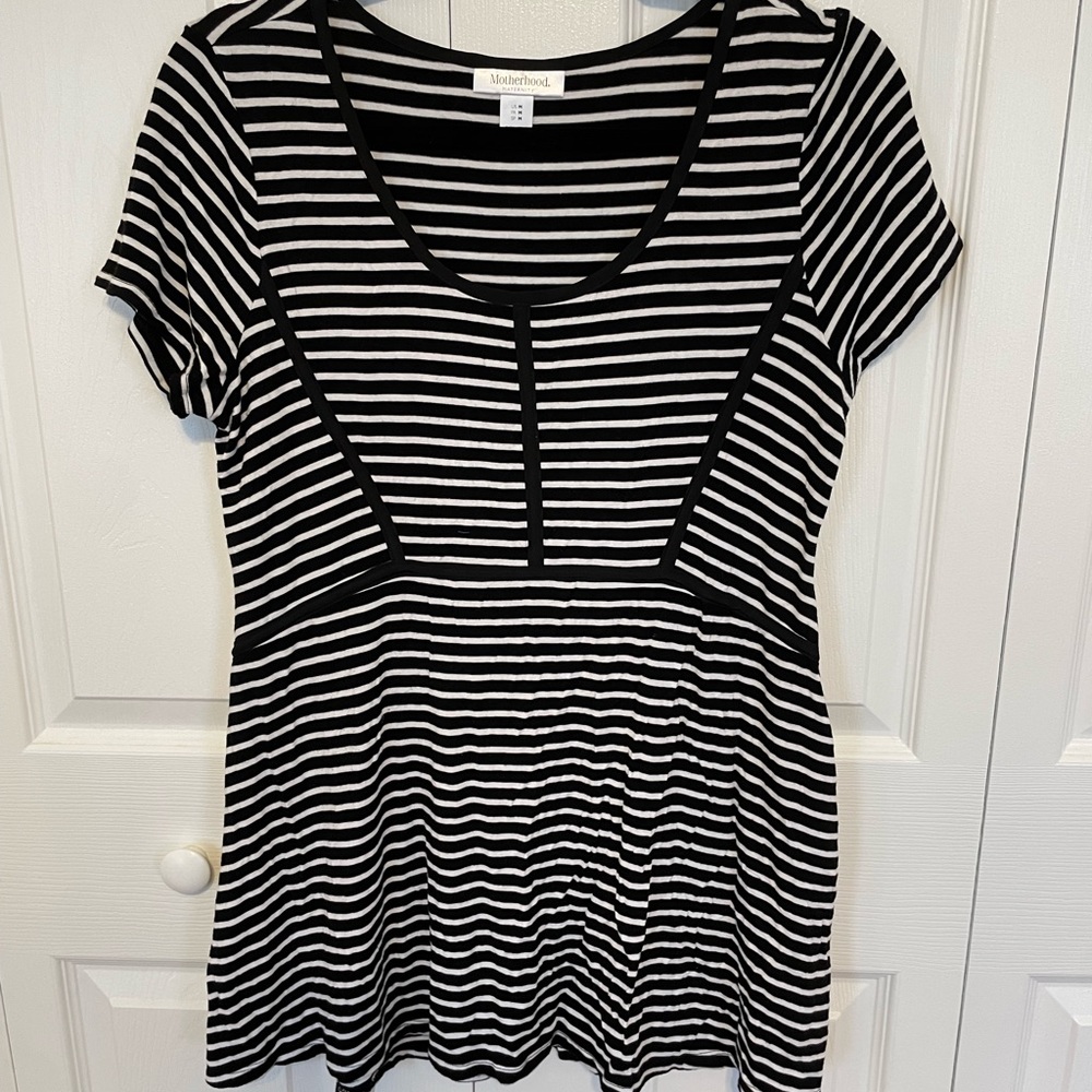 Motherhood Maternity Short Sleeve Top Size M